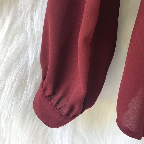 Express off the shoulder top - Picture 6 of 7